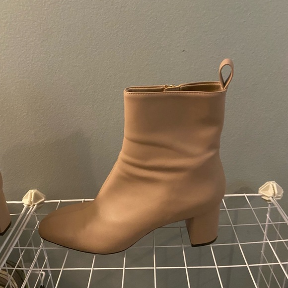 Beige chelsea boots - Picture 6 of 9